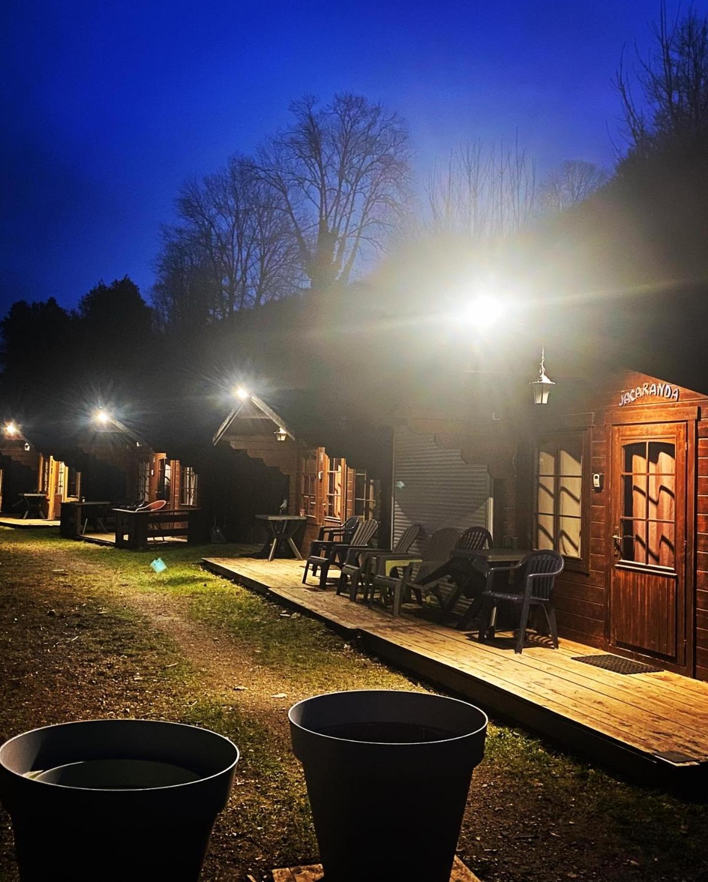 "Le Maloya" Chalets Independants -Chambre Balneo - Relais Motards 拉科讷 外观 照片