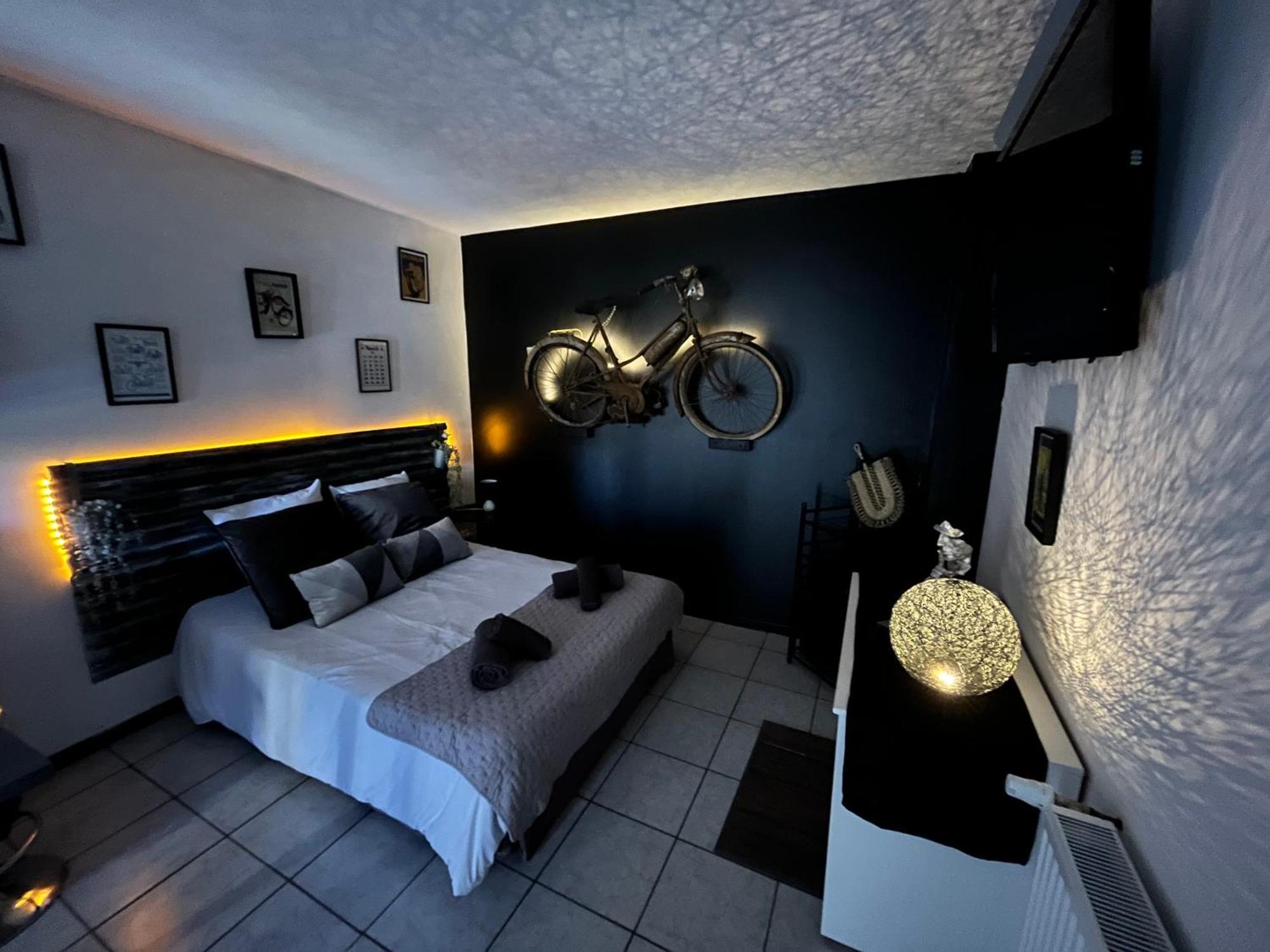 "Le Maloya" Chalets Independants -Chambre Balneo - Relais Motards 拉科讷 外观 照片