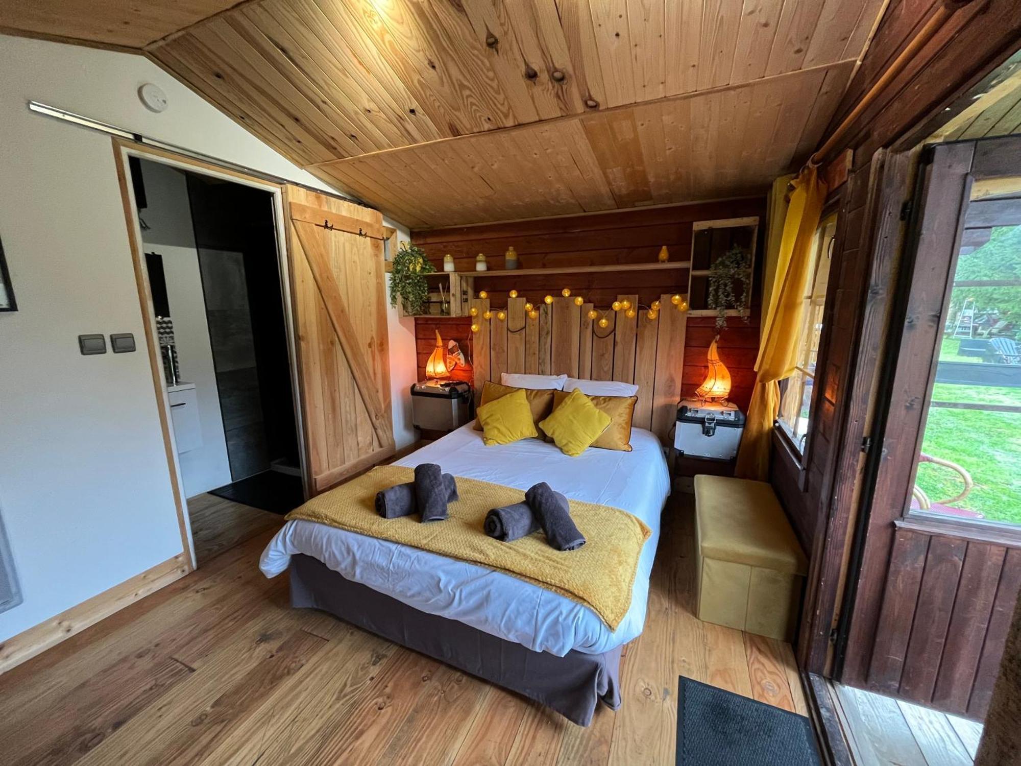 "Le Maloya" Chalets Independants -Chambre Balneo - Relais Motards 拉科讷 外观 照片
