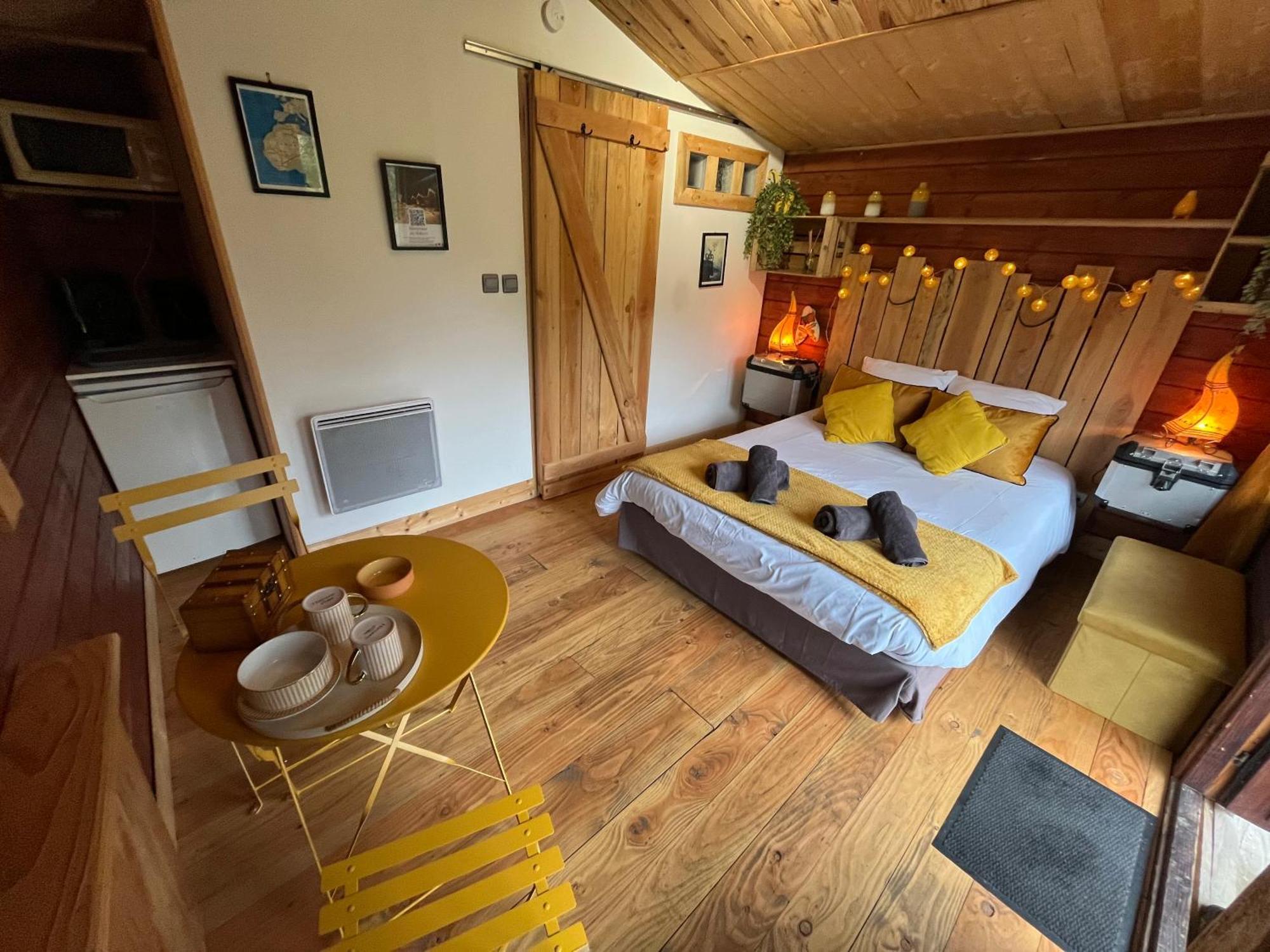 "Le Maloya" Chalets Independants -Chambre Balneo - Relais Motards 拉科讷 外观 照片