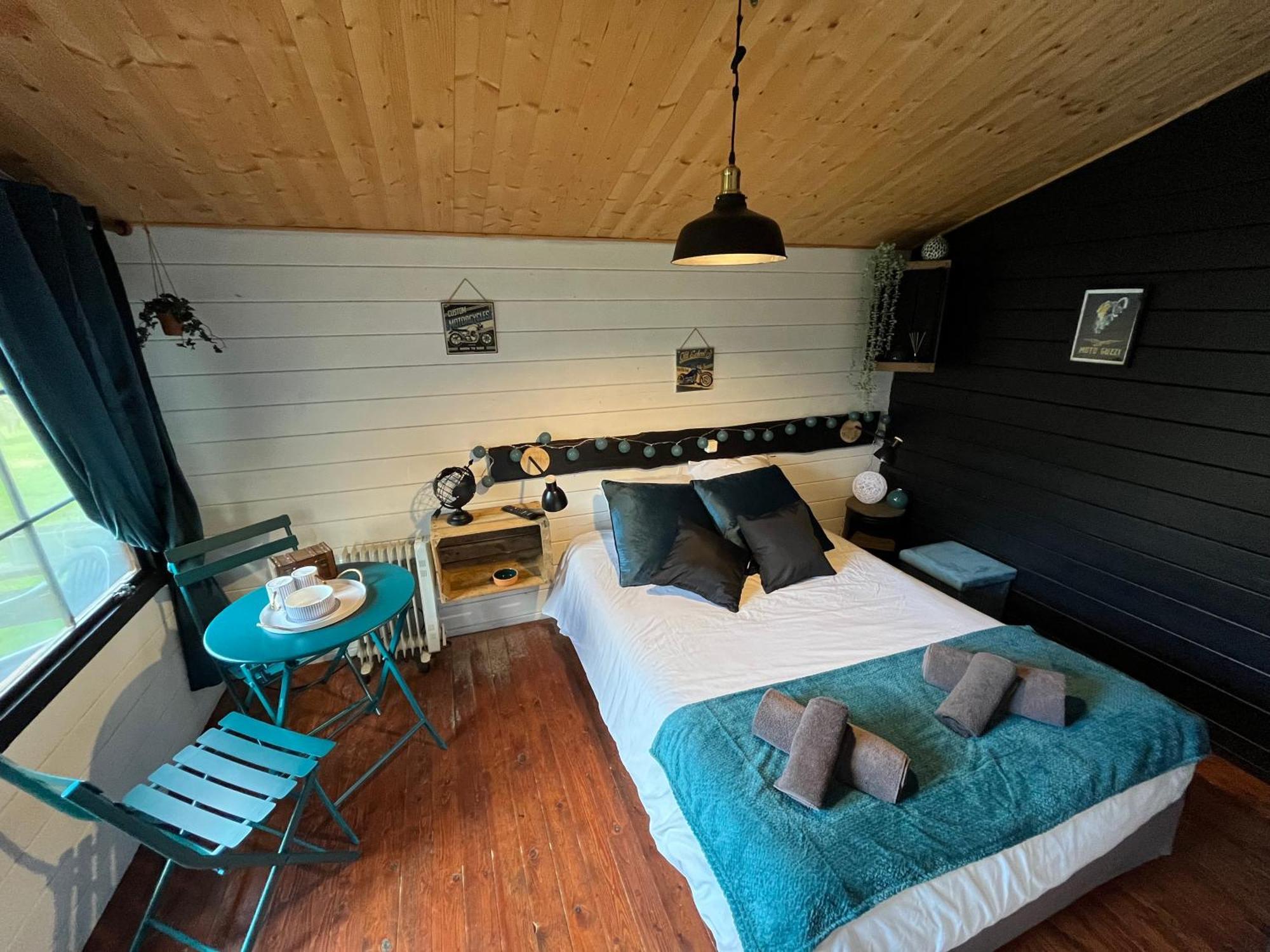 "Le Maloya" Chalets Independants -Chambre Balneo - Relais Motards 拉科讷 外观 照片