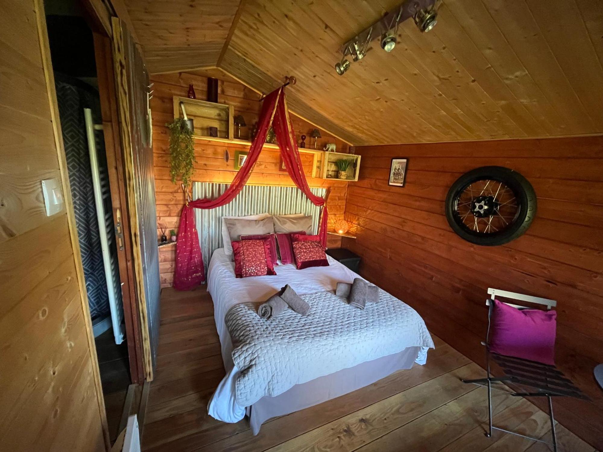 "Le Maloya" Chalets Independants -Chambre Balneo - Relais Motards 拉科讷 外观 照片